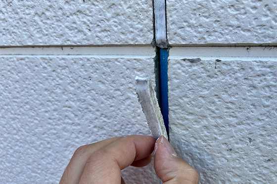 コーキングが切れている