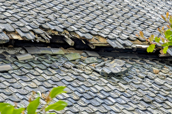 瓦が落ちている・ズレている